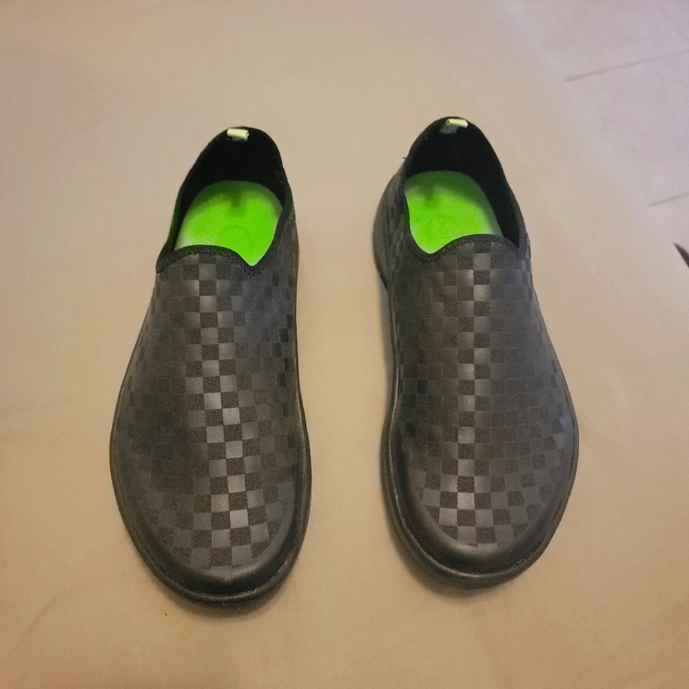 Men's Oofos Oomg Size 11